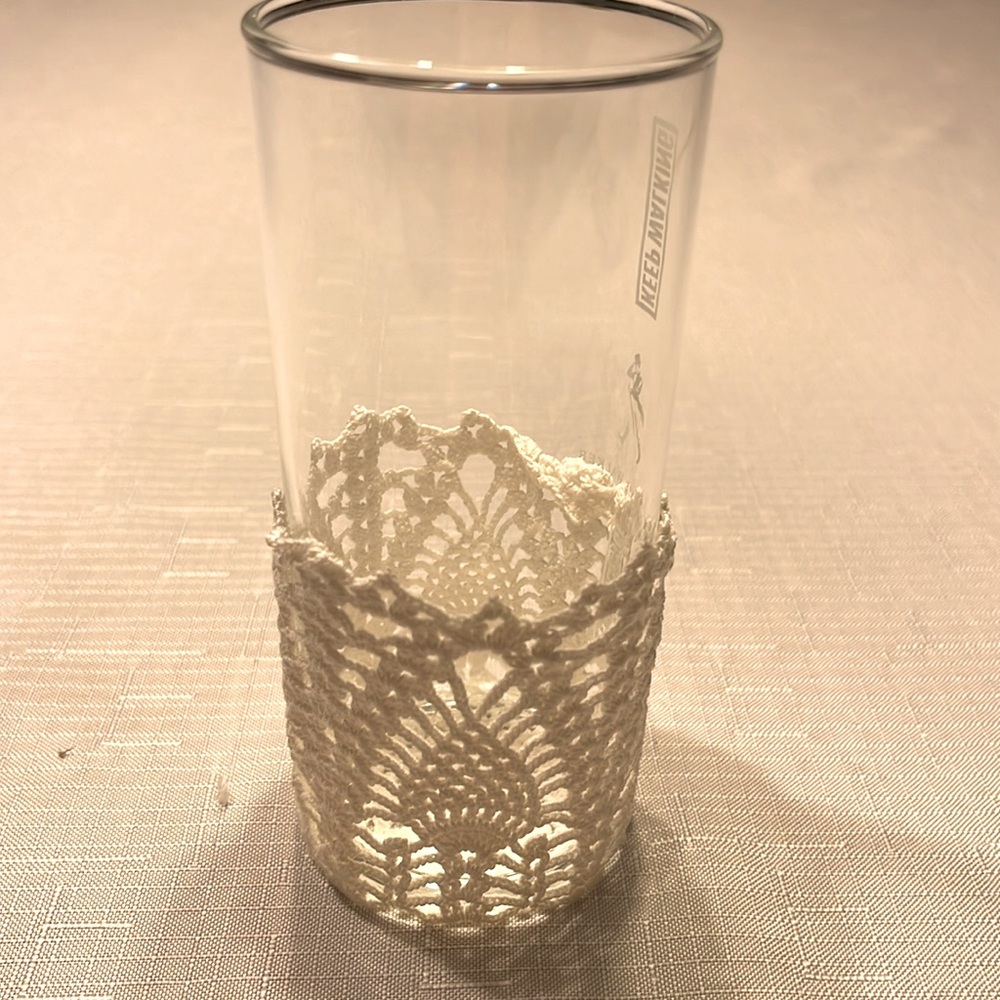 VINTAGE CROCHET GLASS HOLDER - Picture 2 of 2